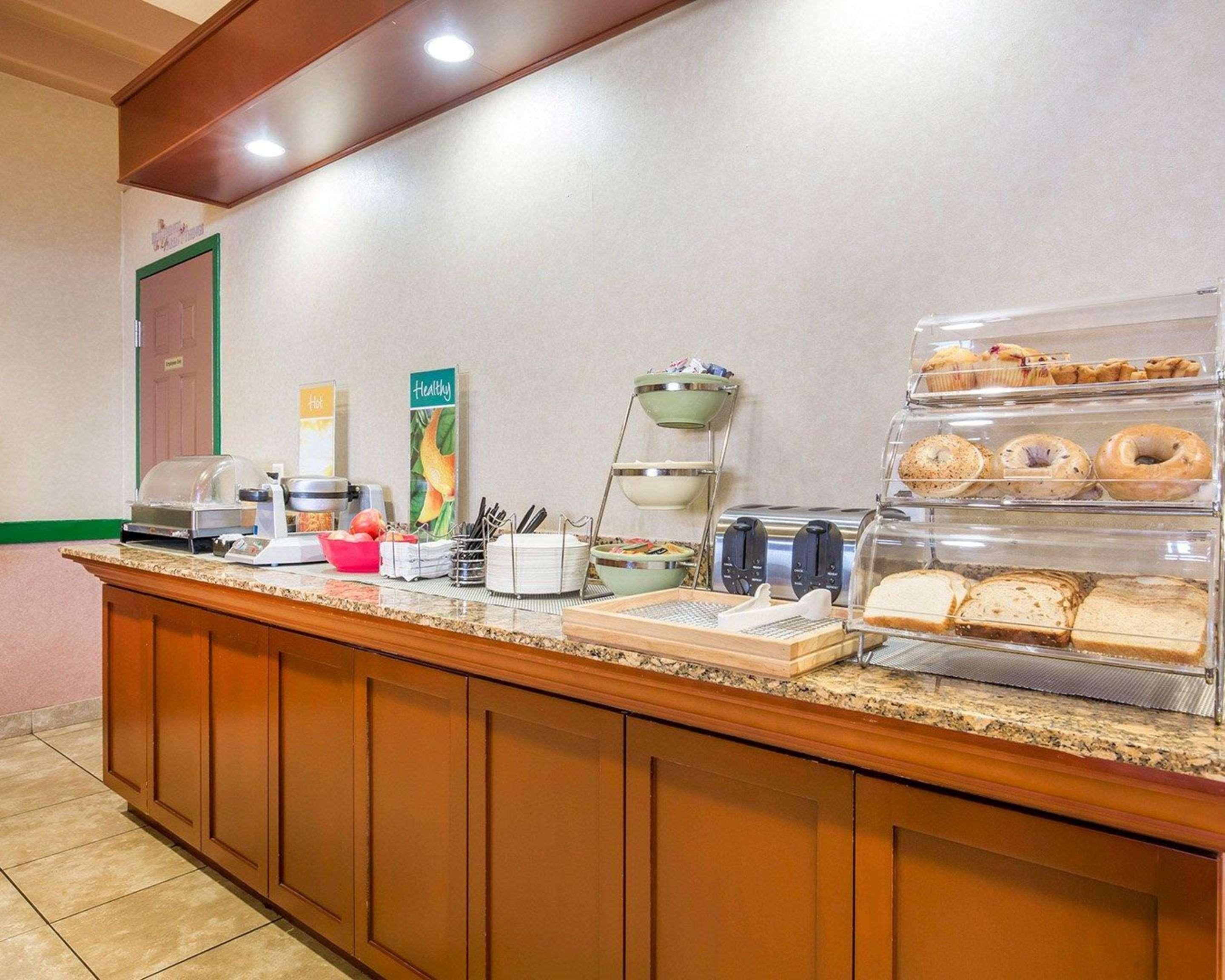 Quality Inn & Suites Lethbridge Εξωτερικό φωτογραφία