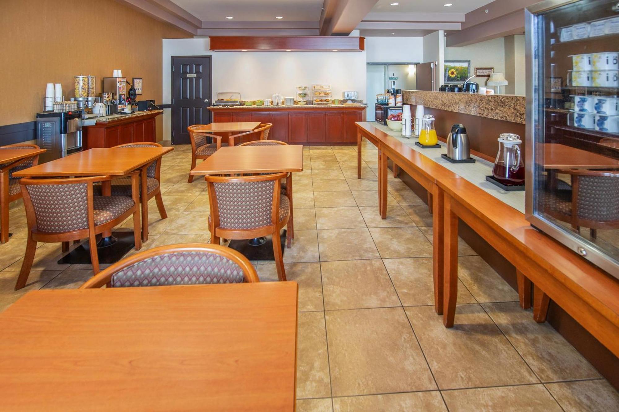 Quality Inn & Suites Lethbridge Εξωτερικό φωτογραφία