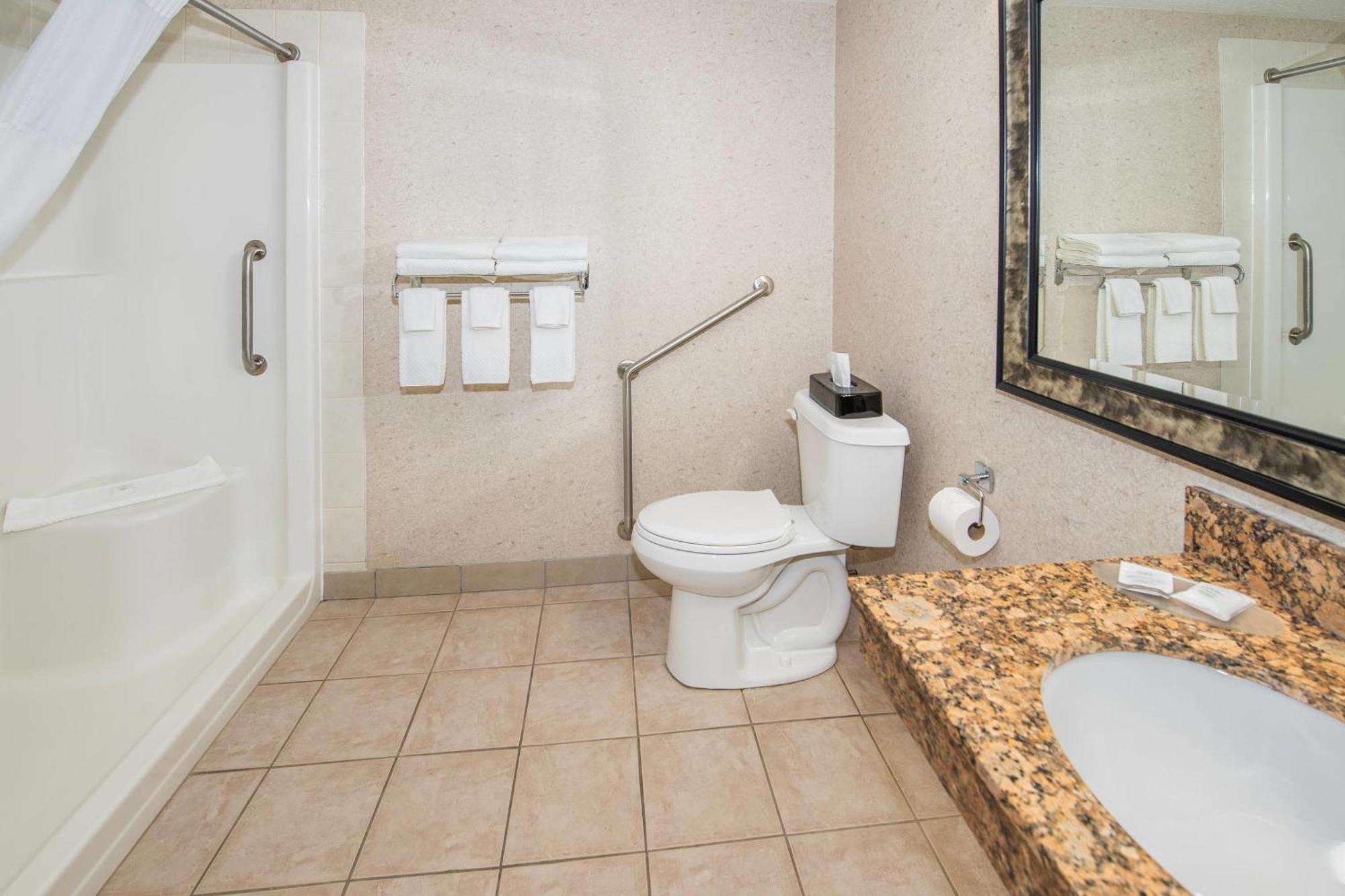 Quality Inn & Suites Lethbridge Εξωτερικό φωτογραφία