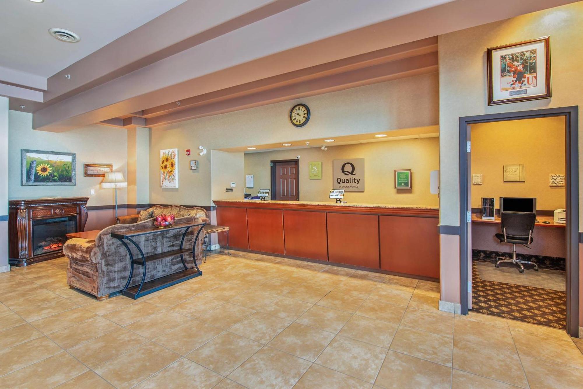 Quality Inn & Suites Lethbridge Εξωτερικό φωτογραφία